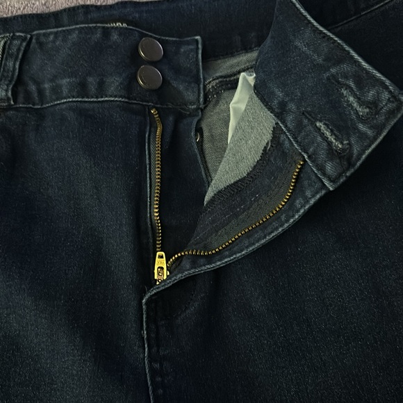 Women Bermuda shorts NWOT - Picture 2 of 7